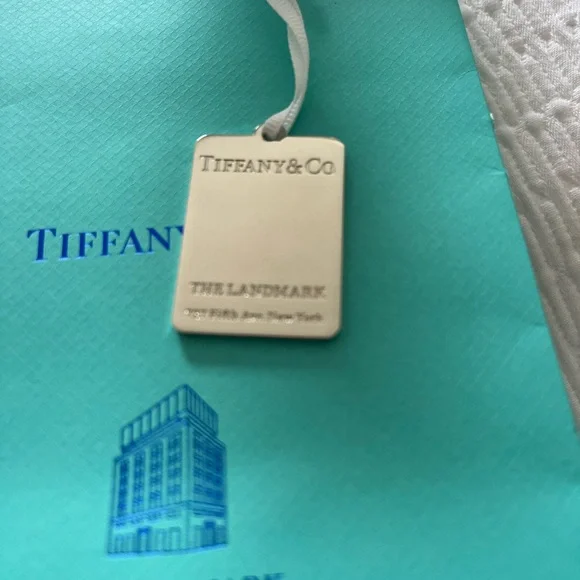 Tiffany & Co. VIP landmark charm with Gift Bag - Picture 3 of 4